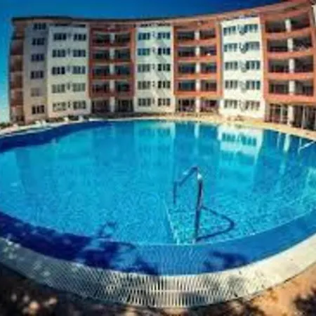 Immaculate 1-Bed Apartment In Ravda 아파트 *