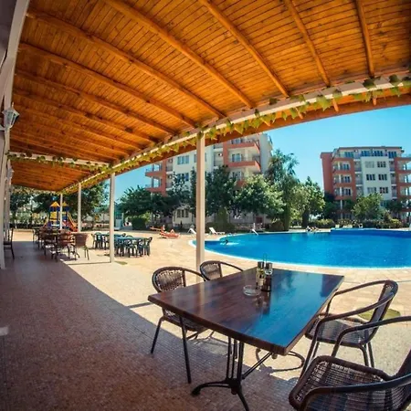 아파트 Immaculate 1-Bed Apartment In Ravda 라브다